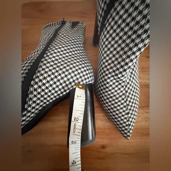 SOLD OUT | Jeffrey Campbell Siren Houndstooth Booties Pointed Toe Block Heel 7.5 - Picture 7 of 10